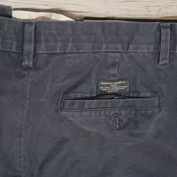 Banana Republic Men's 33X32 Chino Pants - Picture 3 of 7